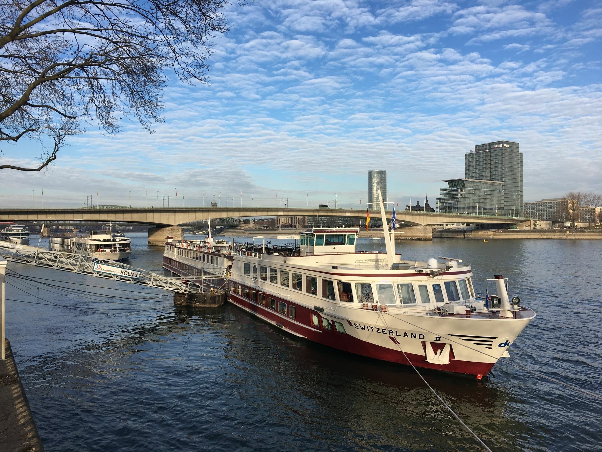 Knm Ms Switzerland I - Dusseldorf酒店 外观 照片